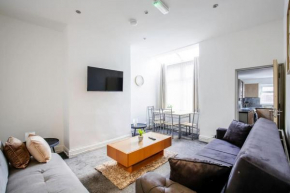 4 bedroom house, great location!
